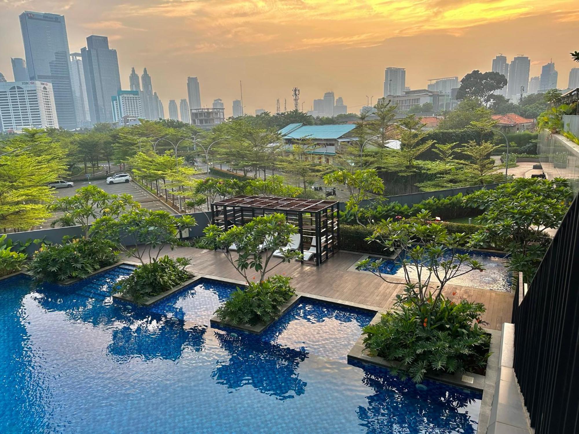 Unforgettable Nights Next To Ascott Sudirman -Min Stay 3 Nights- Джакарта Экстерьер фото